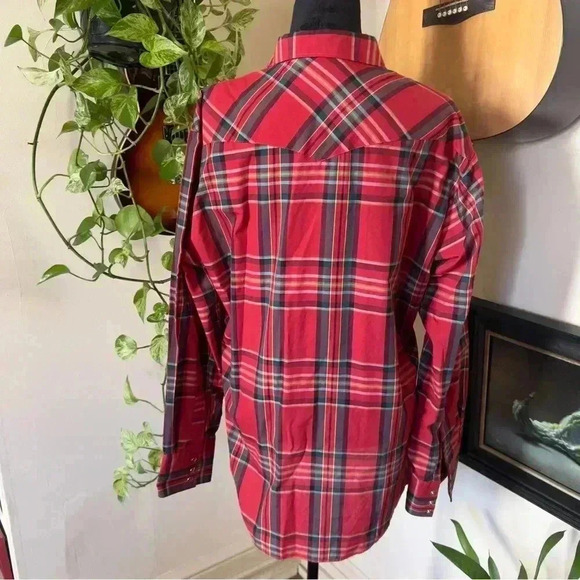 Wrangler Vintage Long Sleeved Red Plaid Pearl Button Shirt - Large - Picture 2 of 9